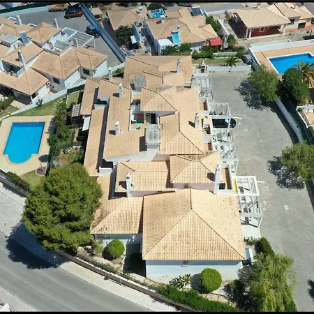 Townhouse Pardinha Vakantiehuis Albufeira